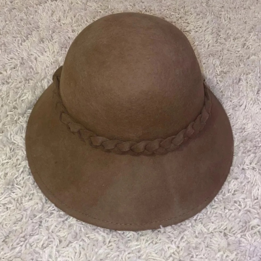 NWOT Adora adjustable felt hat